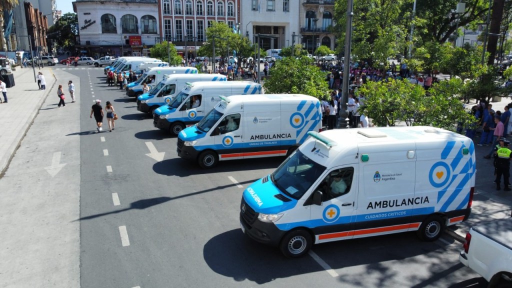 Nación entregó ambulancias e inauguró un depósito de vacunas en Tucumán