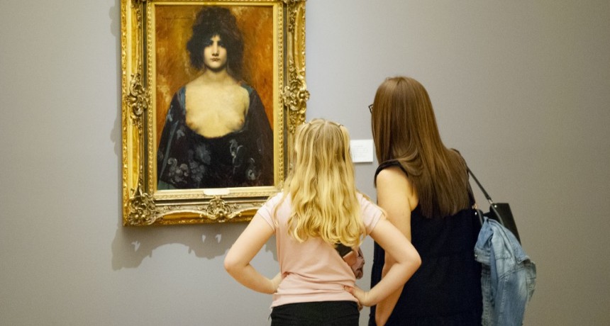 “Detrás de la superficie: Historias de mujeres expuestas” en el Bellas Artes