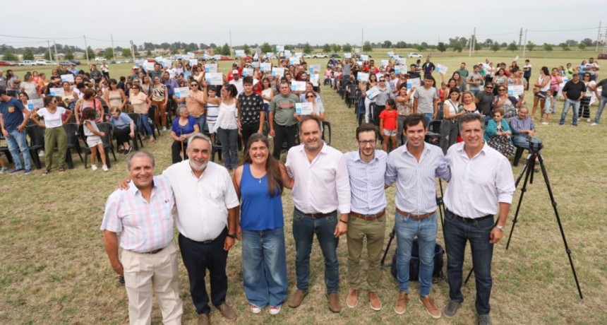 Maggiotti, Simone y Fernández entregaron 56 viviendas del Programa Reconstruir en Trenque Lauquen