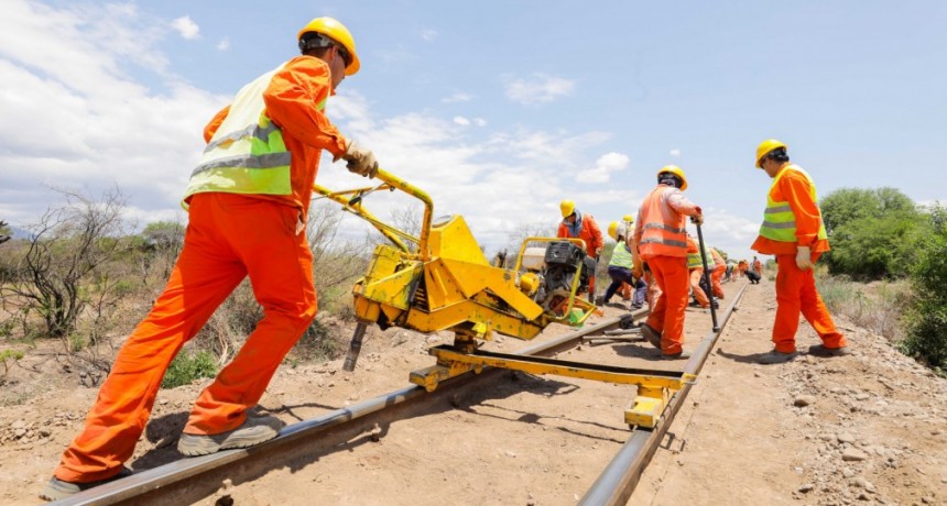 Ministerio de Transporte El Gobierno Nacional avanza con obras en Tucumán y Salta con eje en la recuperación de los trenes de pasajeros y de carga