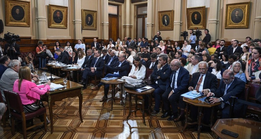 Revés en el Senado: Oposición detiene dictamen de Boleta Única de papel, golpe al Gobierno