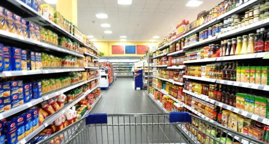 La Secretaría de Comercio derogó 69 normas que protegían al consumidor
