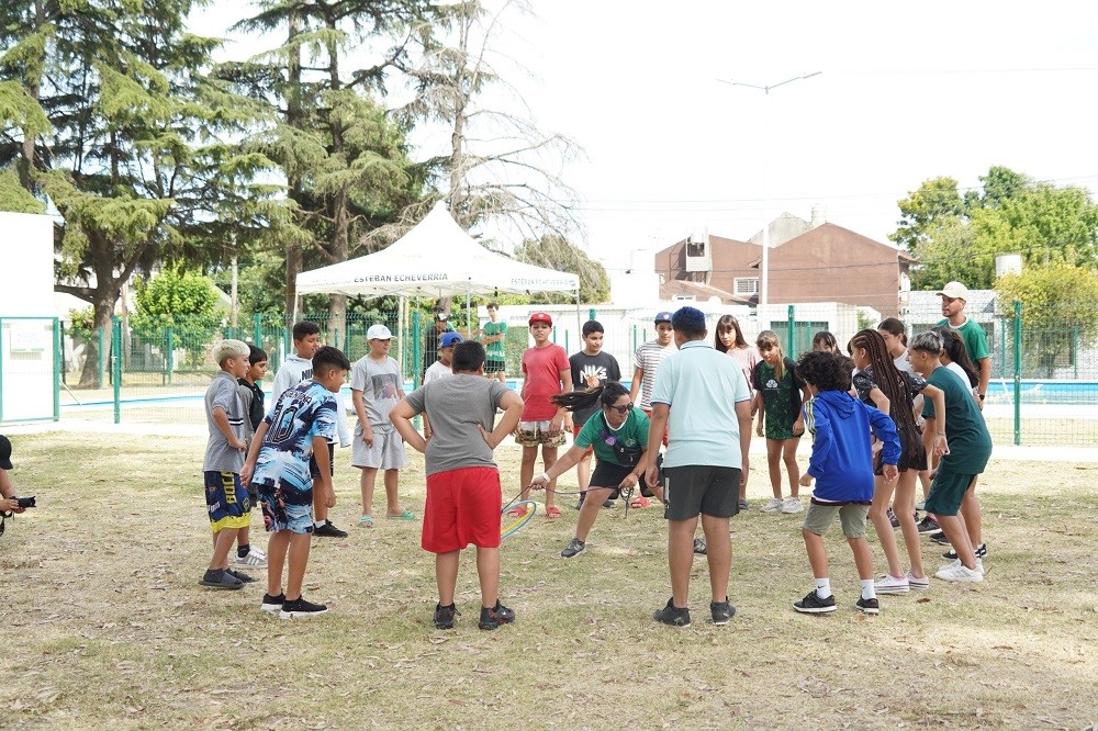 Más de 2.000 personas disfrutan de la colonia de verano gratuita en Esteban Echeverría