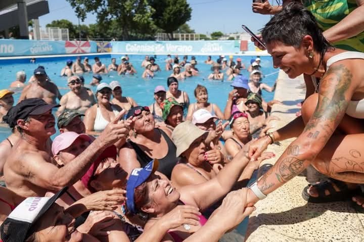 Mayra Mendoza compartió actividades de verano con más de 4.000 vecinos en el Polideportivo Municipal