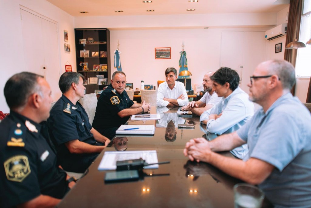 Lucas Ghi se reunió con autoridades provinciales del ministerio de Seguridad y la nueva jefatura policial de Morón