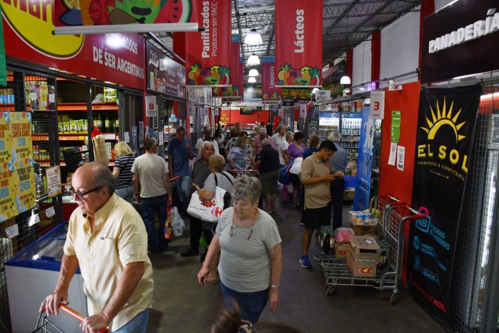 El Mercado Morón ofrece precios accesibles y productos de calidad durante el verano