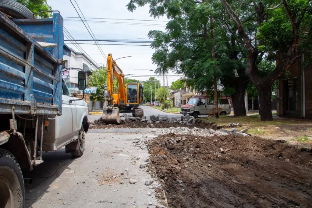 Quilmes refuerza el plan de bacheo con hormigón: más de 100 puntos en reparación