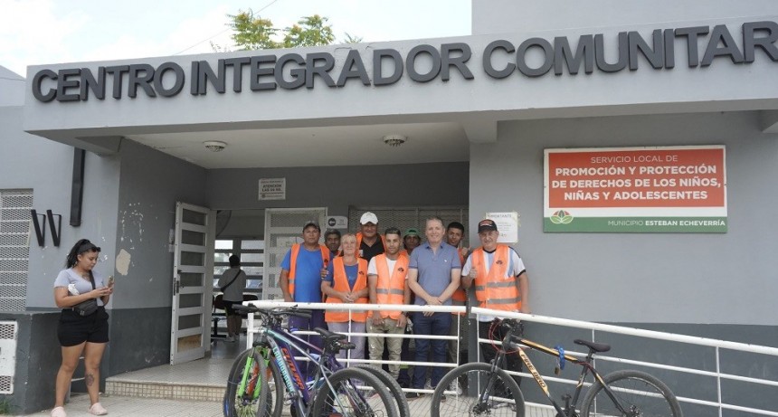 Fernando Gray supervisó las obras en la Unidad Sanitaria N° 24 de El Jagüel
