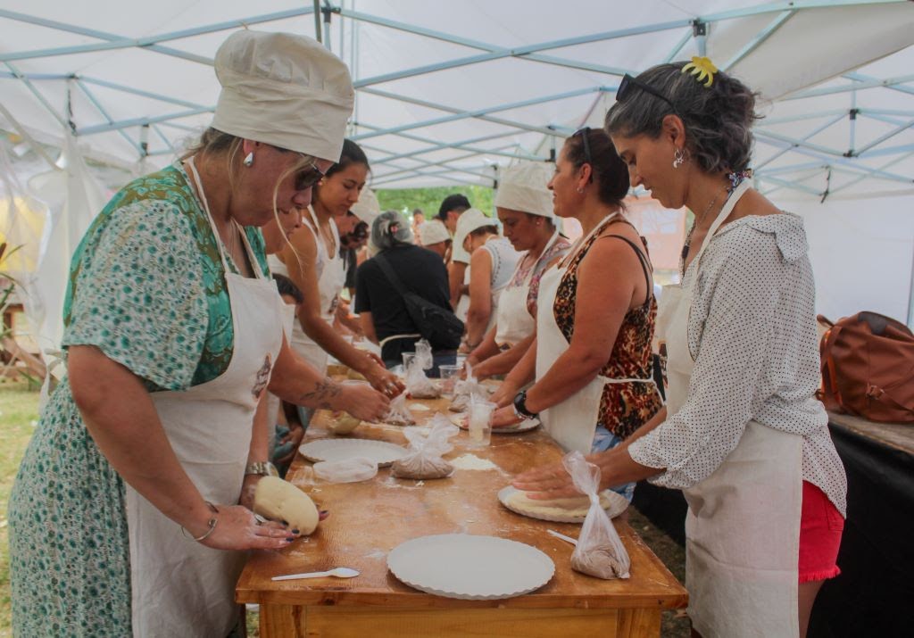 Tapalqué celebra la 14ª Fiesta de la Torta Negra, la receta que une a todo un pueblo