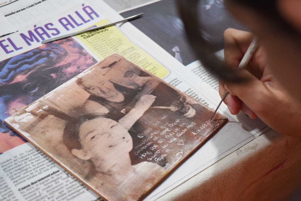 Fotocerámica: un anclaje emocional que sostiene lazos 