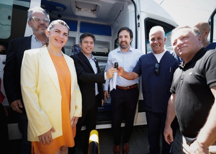 Kicillof amplía un hospital clave en Moreno y suma nuevas ambulancias de alta complejidad