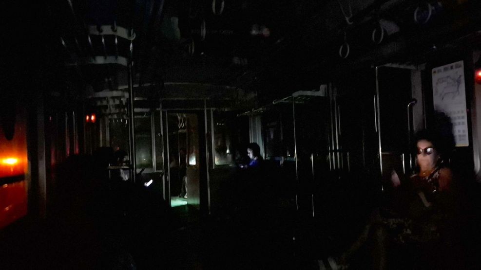 Sistema eléctrico frágil: una falla dejó a millones sin luz en el AMBA