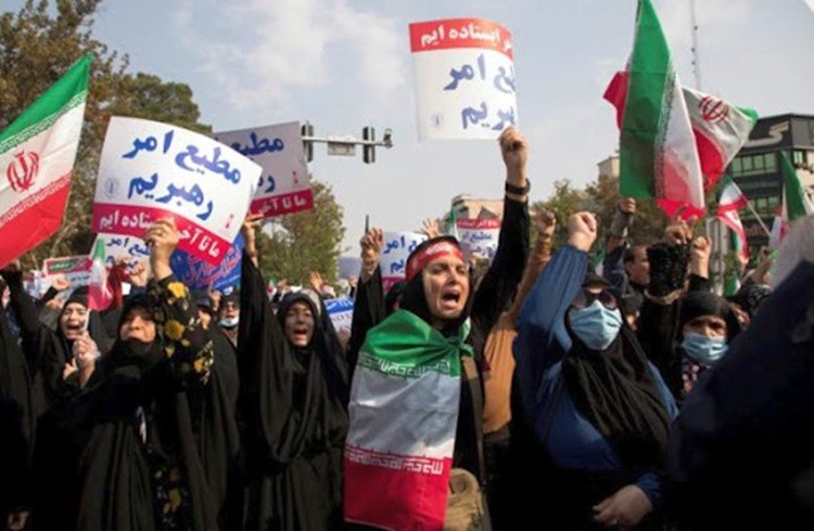 Irán al límite: protestas domésticas, fractura del poder y un régimen frente a su mayor dilema