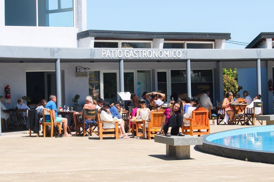 Noche termal bajo las estrellas