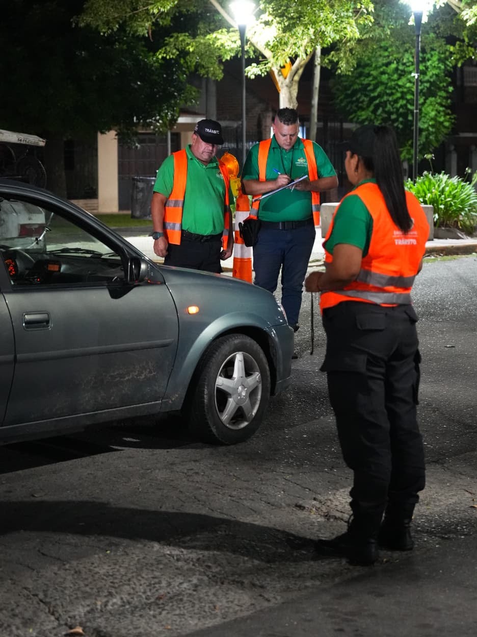 Refuerzan controles de seguridad en plazas de Monte Grande y El Jagüel