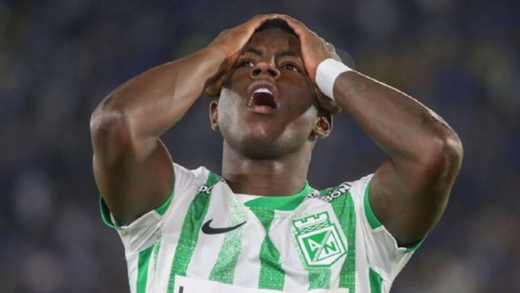 Boca da por caído el pase de Marino Hinestroza y crece el malestar con Atlético Nacional