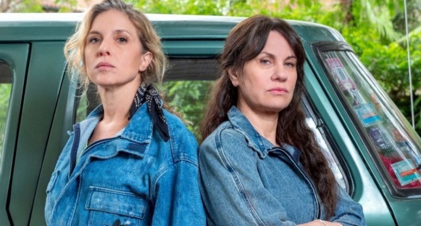 Dos mujeres, una deuda pendiente y un pasado que vuelve: por qué “El tiempo de las moscas” se convirtió en la serie argentina del momento