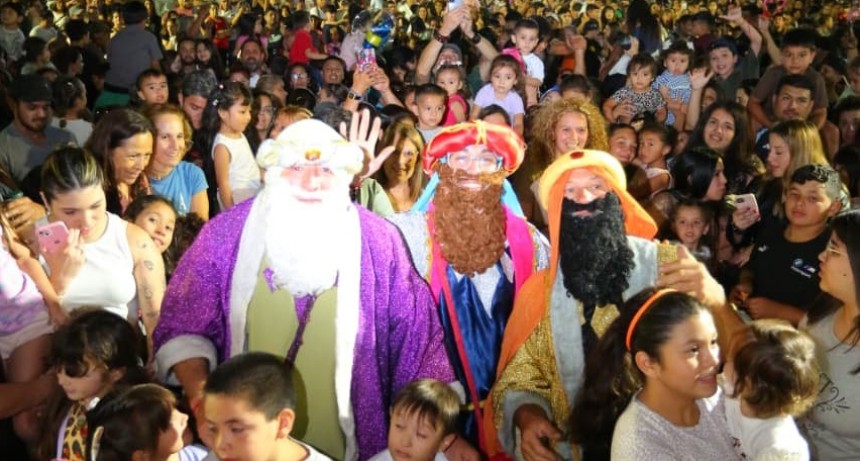 Magia y sonrisas: los Reyes Magos recorrieron Esteban Echeverría y celebraron con cientos de familias