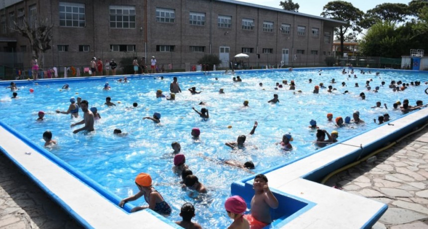 Morón puso en marcha las Colonias de Verano gratuitas en 11 sedes del distrito