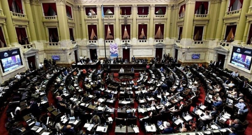 Radicales activan un “cordón sanitario” contra Milei y la oposición queda a un paso de voltear el DNU de la SIDE