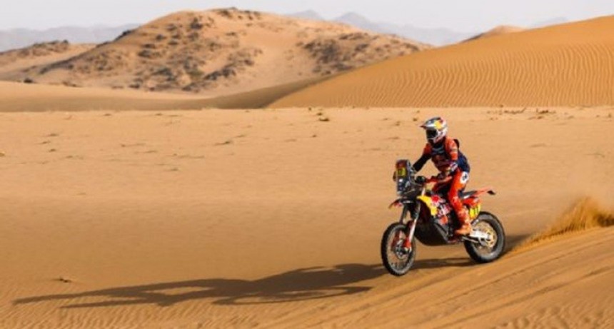 Benavides arrasó en el Dakar, ganó la octava etapa y es el nuevo líder de motos
