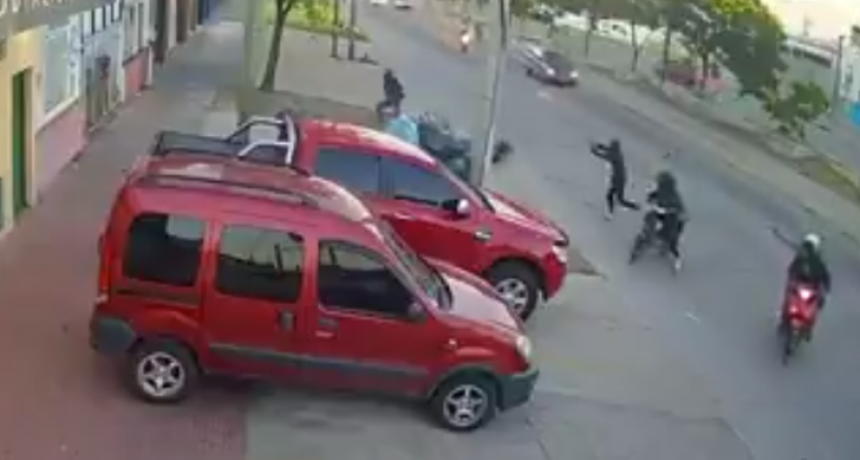 Tiroteo en Isidro Casanova: un policía de la Ciudad frustró un robo y baleó a un motochorro