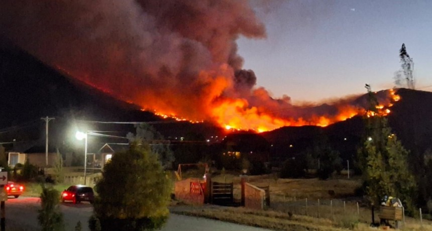 Incendios sin control y un giro peligroso: el Gobierno apunta a cambiar la Ley de Manejo del Fuego