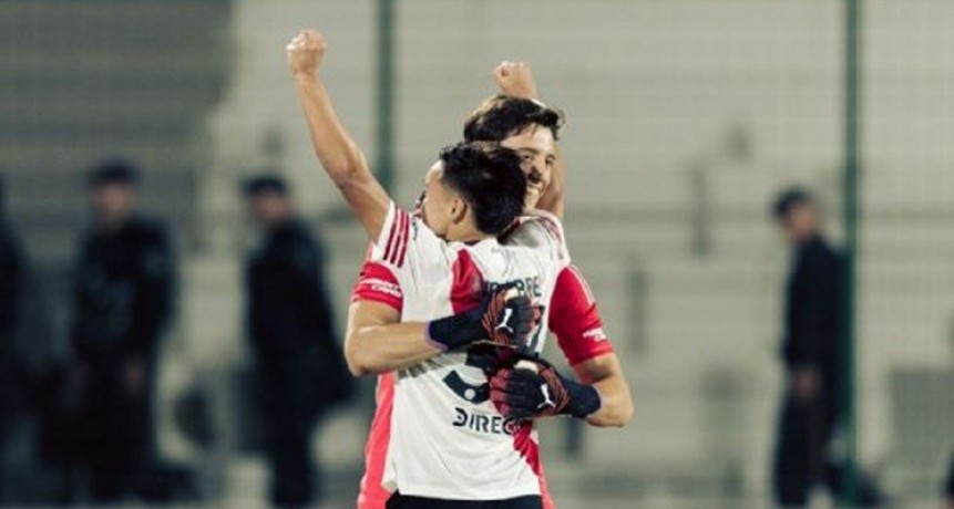 River empató con Peñarol y festejó en los penales en Maldonado