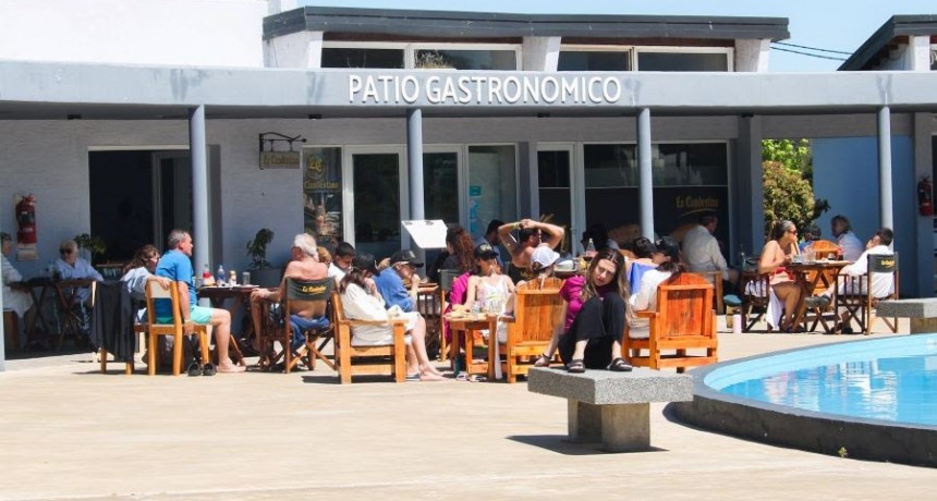 Noche termal bajo las estrellas