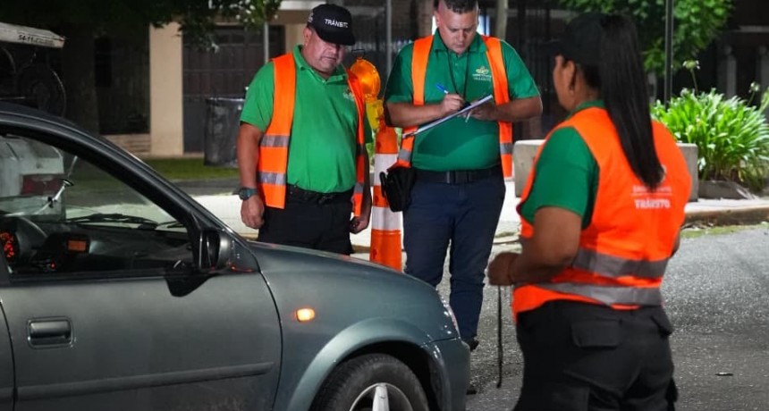 Refuerzan controles de seguridad en plazas de Monte Grande y El Jagüel