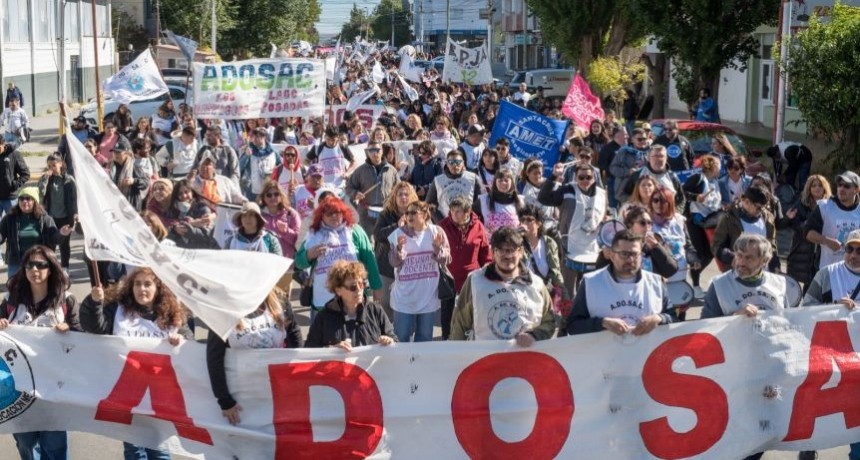 Multa millonaria al gremio docente en Santa Cruz y nuevo foco de tensión a días del inicio de clases