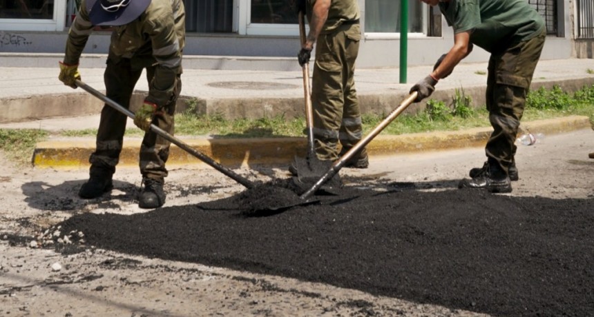 Avanzan nuevas obras de bacheo en El Jagüel para mejorar la circulación