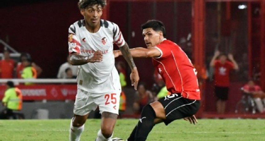 Independiente y Estudiantes no se sacaron ventajas en Avellaneda en un debut cargado de tensión