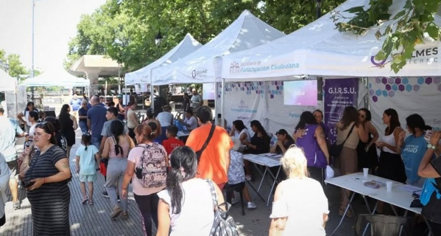 Quilmes Cerca volvió a la Plaza Yrigoyen con trámites, atención sanitaria y asistencia por el calor