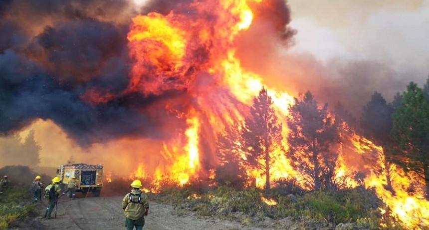 La Patagonia en llamas: el fuego ya arrasó un territorio 20 veces más grande que la Ciudad de Buenos Aires