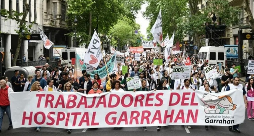 Denuncian 70 despidos en el Garrahan y anuncian paro y movilización contra la reforma laboral