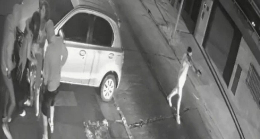 Violento robo en Ramos Mejía: asaltaron a dos mujeres cuando iban a buscar a sus hijas a un cumpleaños