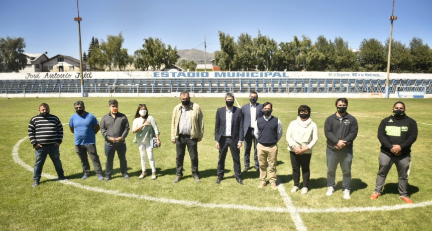 Matías Lammens visitó clubes deportivos en Bariloche