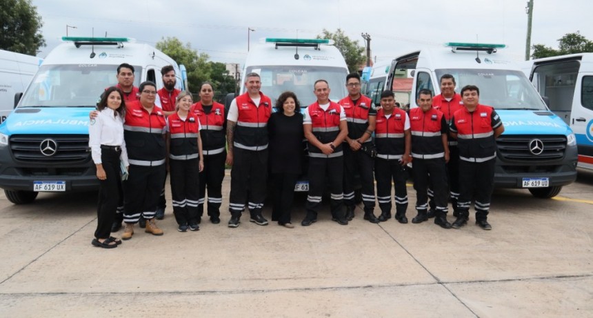 Vizzotti entregó 11 ambulancias a Jujuy para fortalecer el sistema sanitario