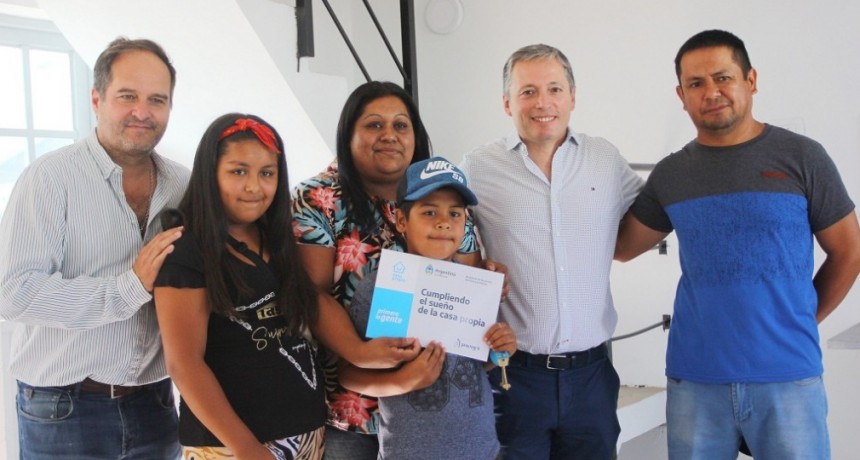 Fernando Gray y Santiago Maggiotti inauguraron 76 viviendas en el barrio montecarlo de Esteban Echeverría
