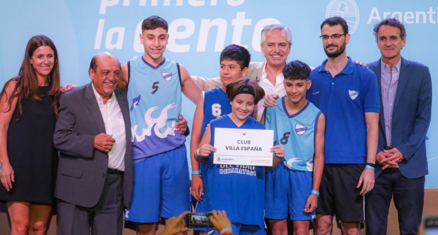 Alberto Fernández: “Tenemos que ocuparnos de nuestras infancias y adolescentes porque allí está el futuro”