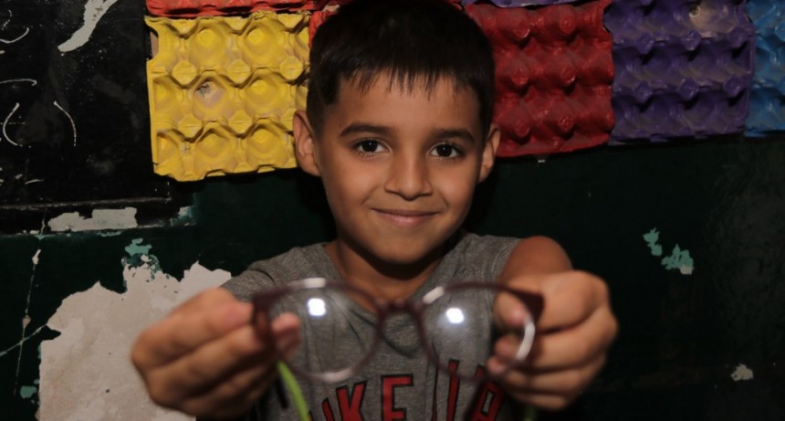 Nuevas entregas gratuitas de anteojos en Escuelas Primarias de Morón