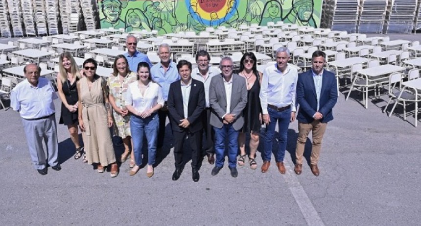 Se entregó mobiliario para equipar escuelas de 15 municipios bonaerenses