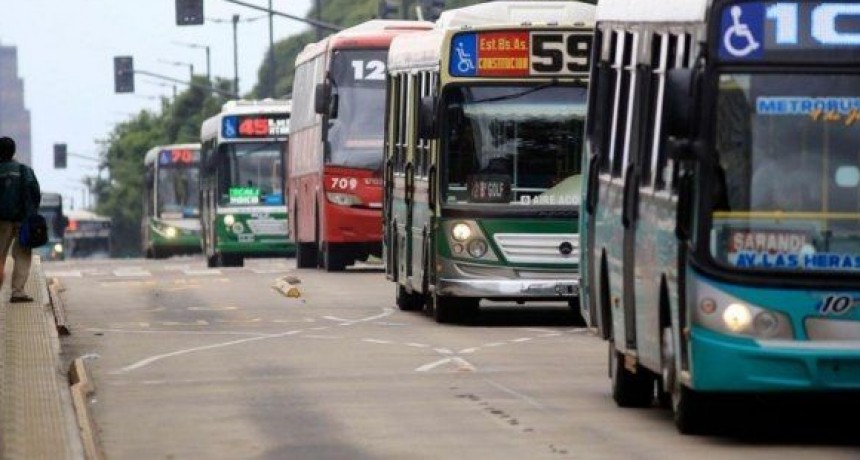 Gobierno retira subsidios al transporte en las provincias: Impacto en usuarios y el servicio