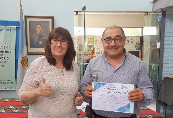 La Primera Entrega de Certificado en Forma Presencial: Un Hito en el Curso 