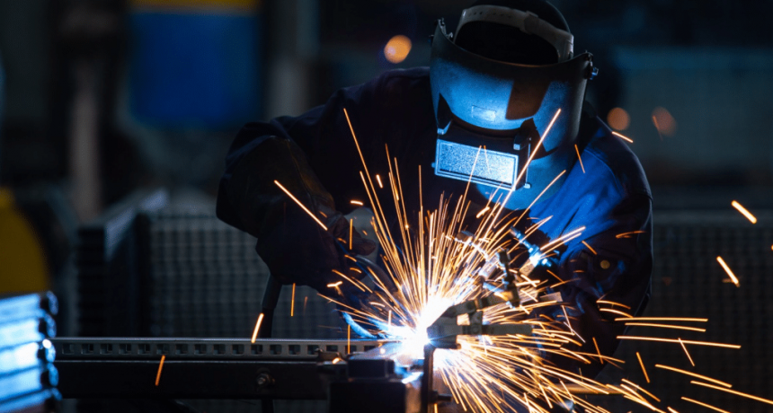 Industria y construcción en crisis: la economía sigue en caída