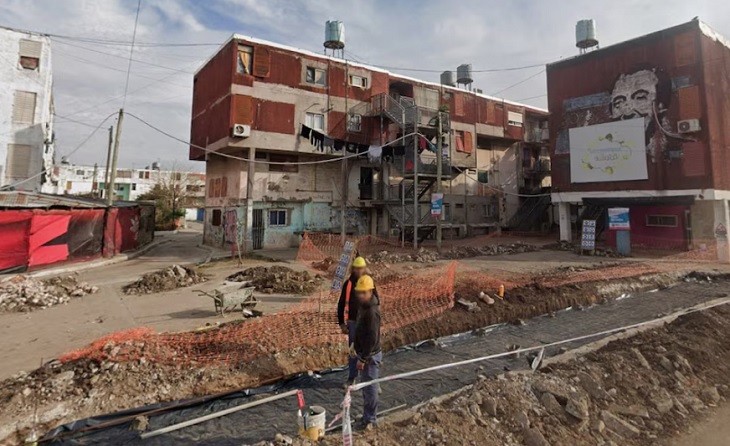 Vendía droga delante de sus hijos: detuvieron a una embarazada en el barrio Carlos Gardel