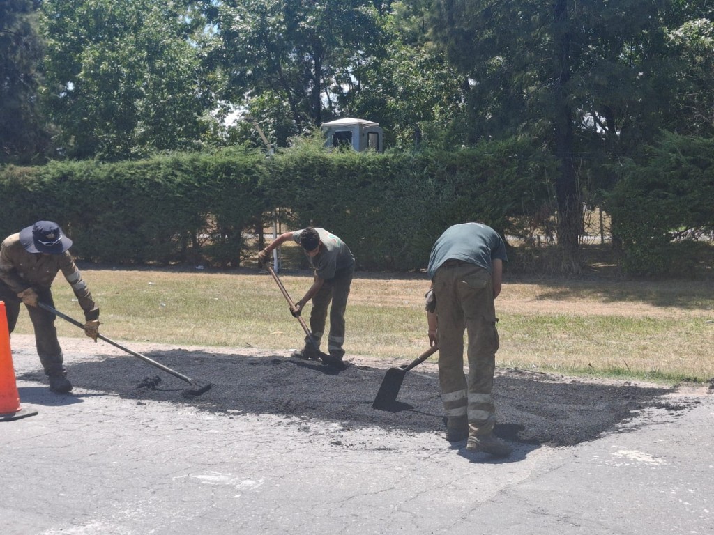 Avanza el plan de bacheo en Canning para mejorar la circulación y la seguridad vial