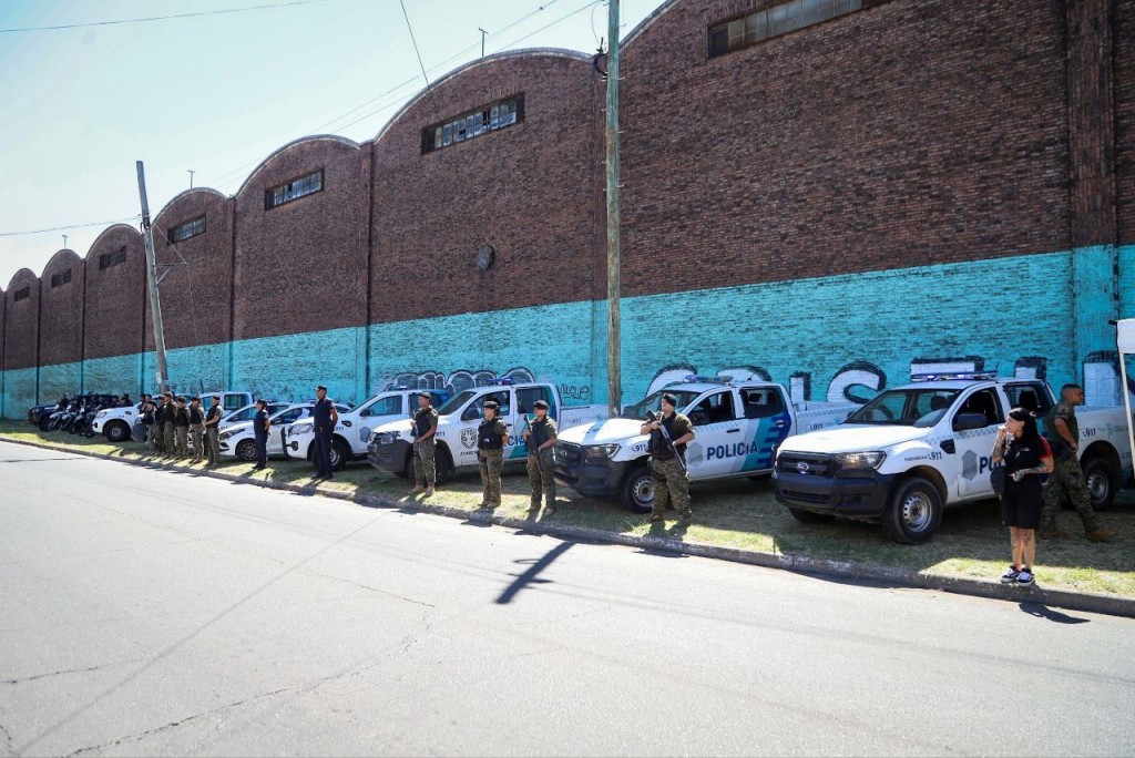 Refuerzan la seguridad en Quilmes Oeste con un fuerte operativo de saturación y controles vehiculares
