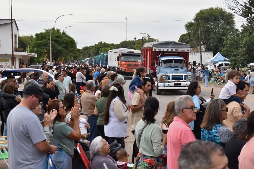 Mechongué celebró a lo grande: multitudinario cierre de la Fiesta Provincial del Camionero y del Agricultor